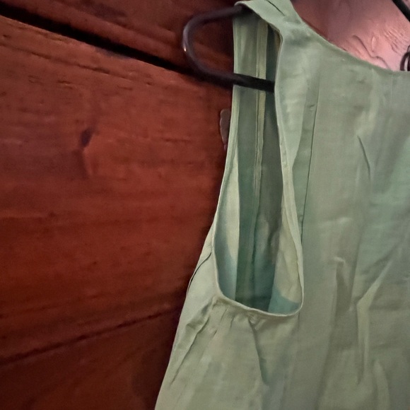 LOFT Light Green Sleeveless Top - Picture 6 of 8